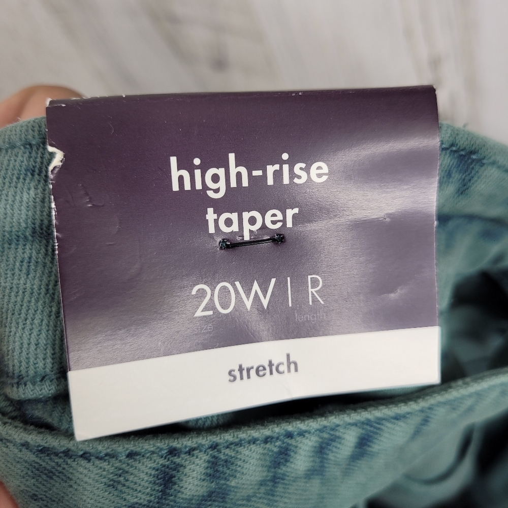 Ava & Viv High Rise Tapered Plus Size Belted Jeans - Picture 7 of 7